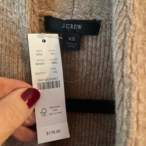 J CREW Cocoon Sweater Blazer
SIZE XS (runs a little big)
Never Worn
NWT - Picture 4 of 5